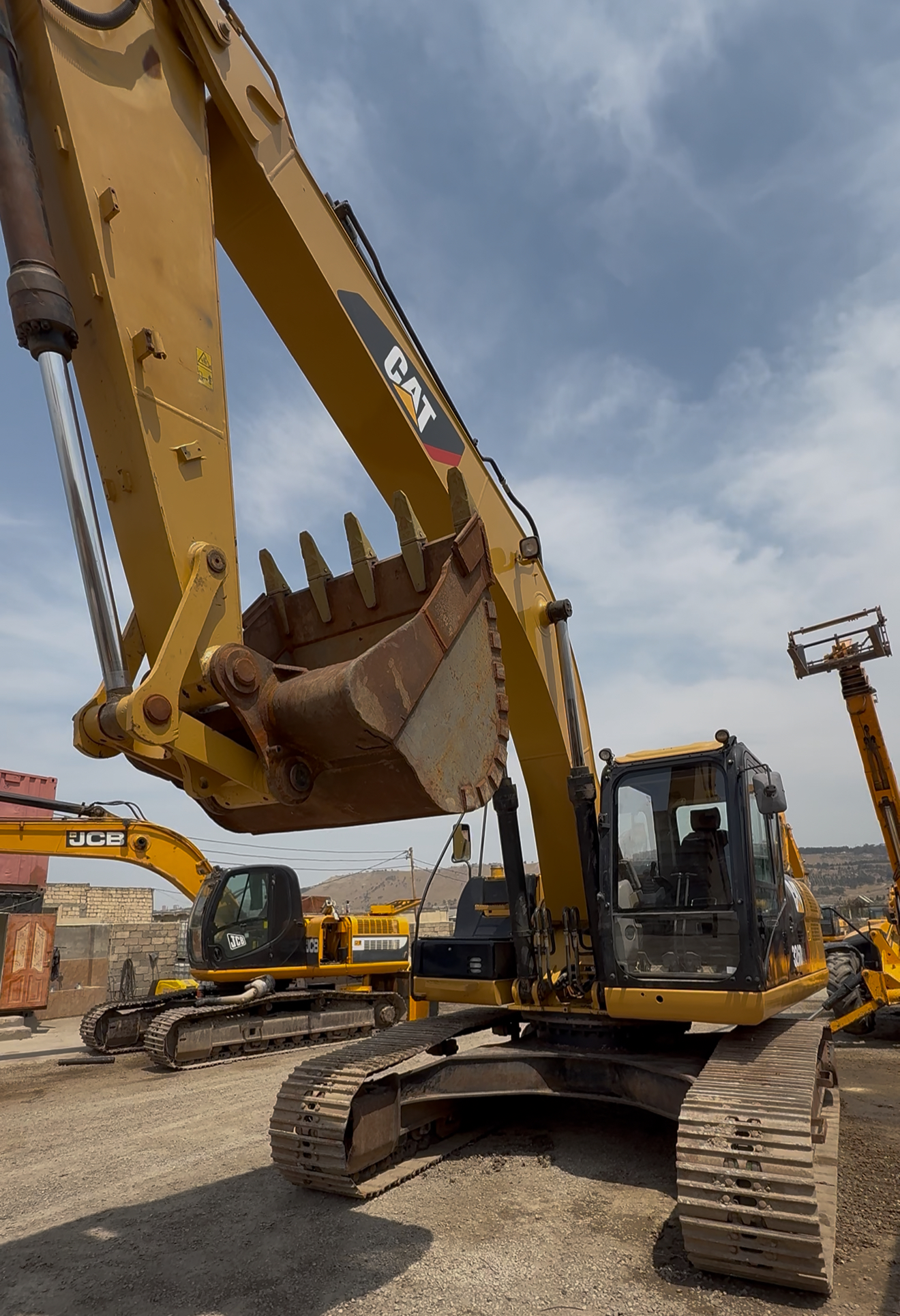 CAT Ekskavator (Satılır)